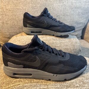 Nike Air Max Zero QS Men's Black and Dark Gray Sneakers Size 12